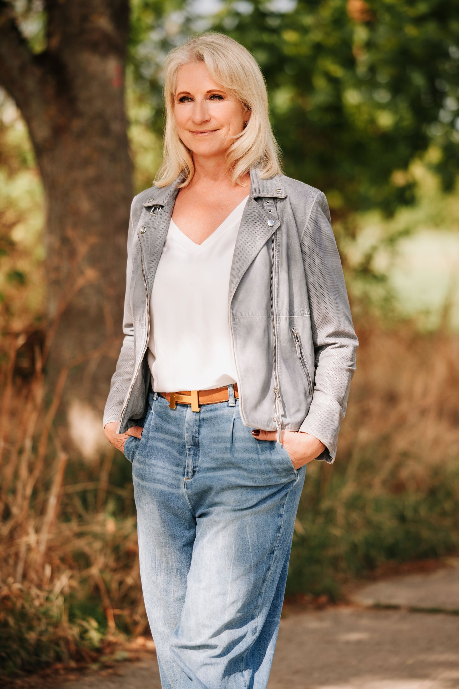 Bettina Gregel beim Spaziergang